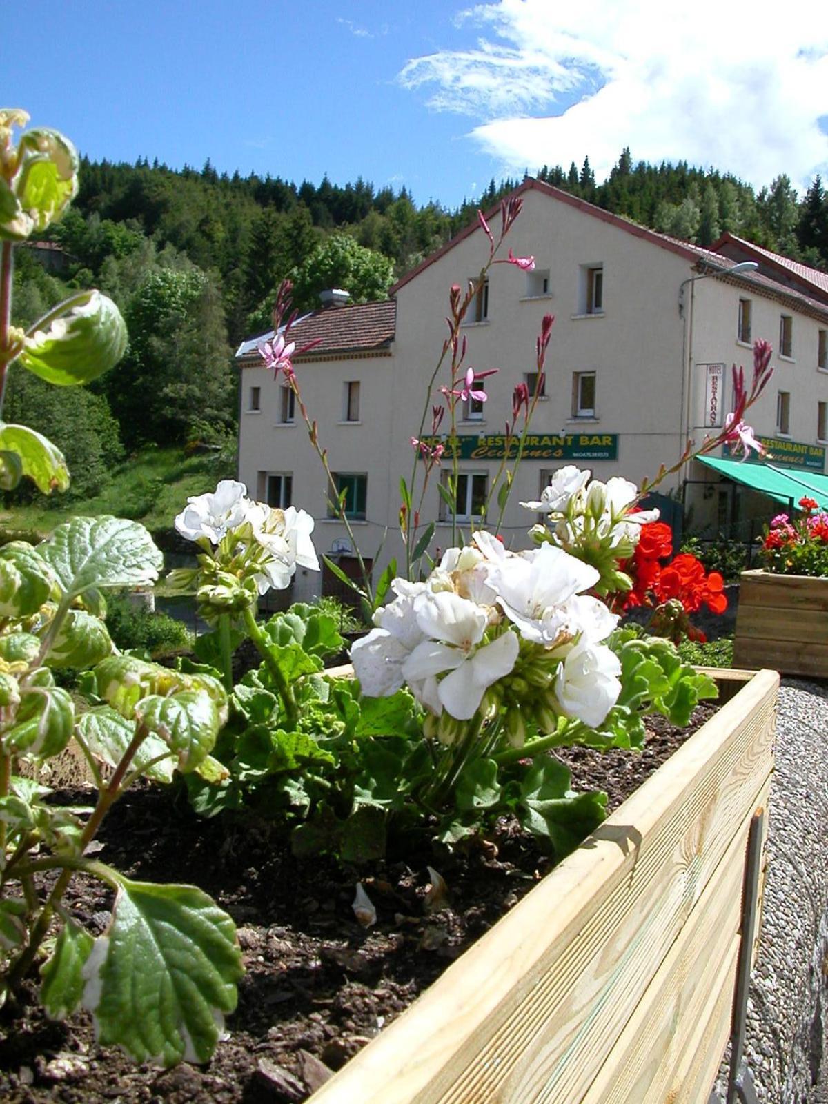 Logis Hotel Restaurant Les Cevennes Saint-Cirgues-en-Montagne Exterior photo